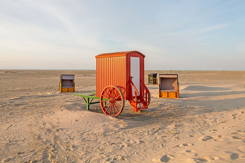 Badekarre am abendlichen Strand